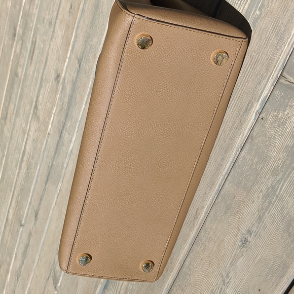 Michael Kors Satchel Purse - Picture 5 of 13